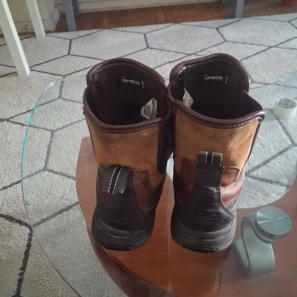 UGG Men's Two-Tone Leather Boots - Picture 3 of 5